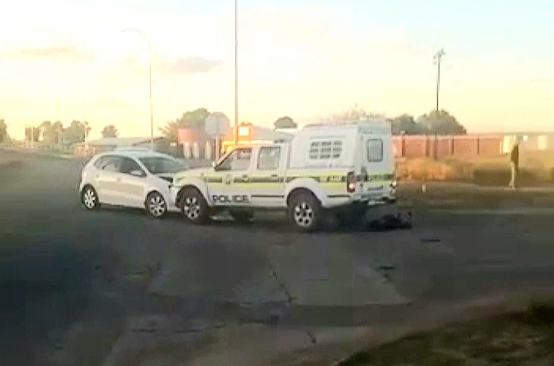 police officer crashes into VW Polo