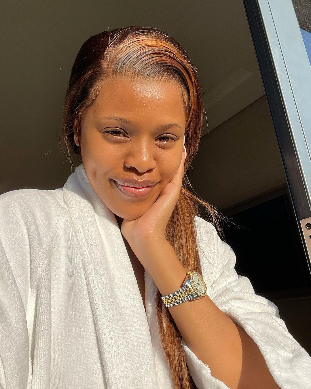 Natasha Thahane’s Makeup-Free Pictures Go Viral